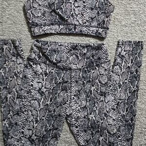 Snakeskin Print Women's Activewear Set